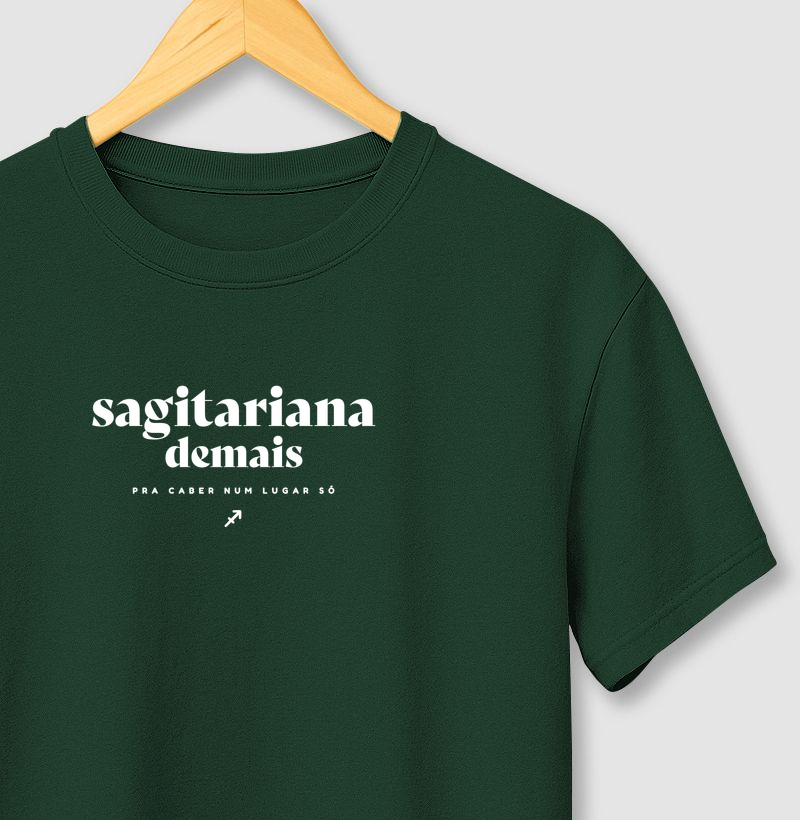 Sagitariana demais pra caber num lugar só.